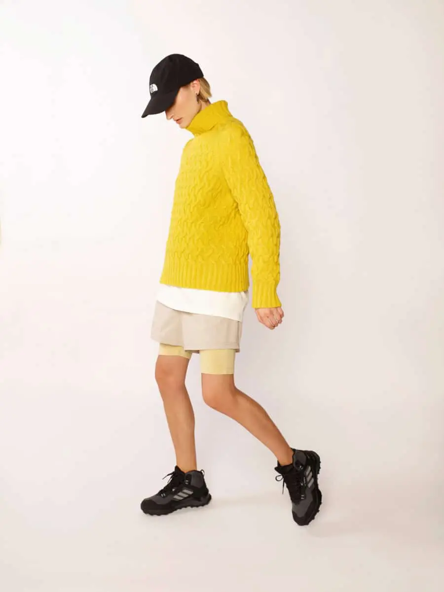 Nice structured knit in spring yellow