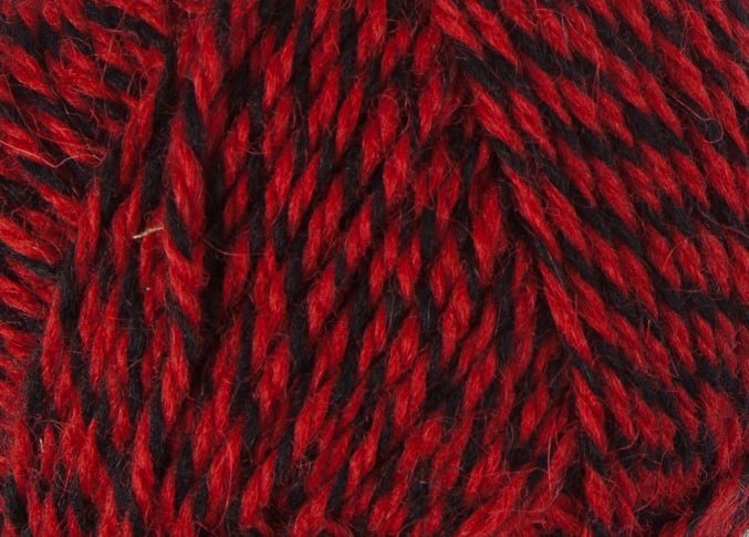 Se Hosuband fra Istex - 0225 red-black 0225 red-black - variation - - Nordisk Garn hos Nordisk Garn