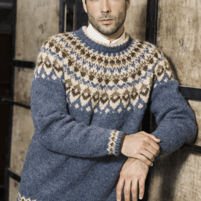 sweater knitted in lettlopi.