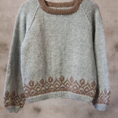 Stølsbu-Pullover aus Varde gestrickt. Weicher und schöner Pullover